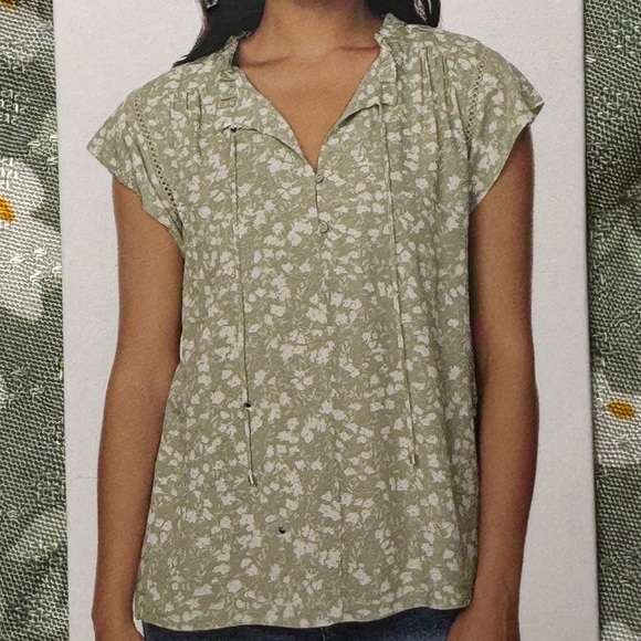 Buffalo David Bitton Tops - Buffalo David Britton Woven Printed Flutter Sleeve Top Split Neckline Size L